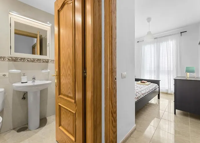 Homely Lanzarote Apartment *